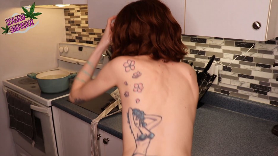 Ryland BabyLove – Fucking step-mom in the kitchen